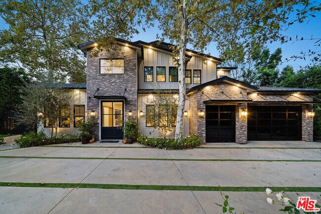 Foto del edificio - 15645 Woodvale Rd