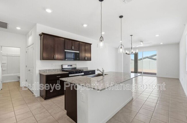 Foto del edificio - 3136 Hayden Rose Ave