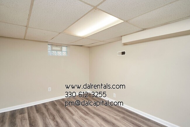 Foto del edificio - Kenmore - Renovated 3 bedroom 2 bath home