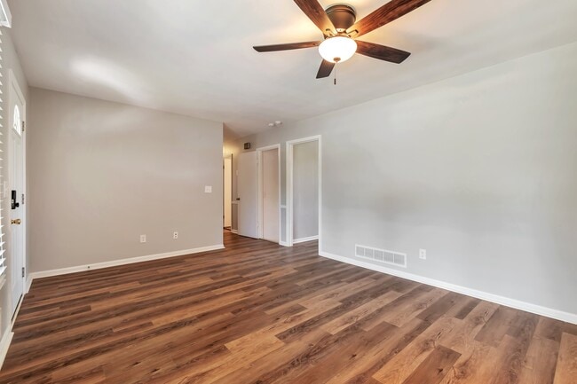 Building Photo - 4325 Keenan Ct NE