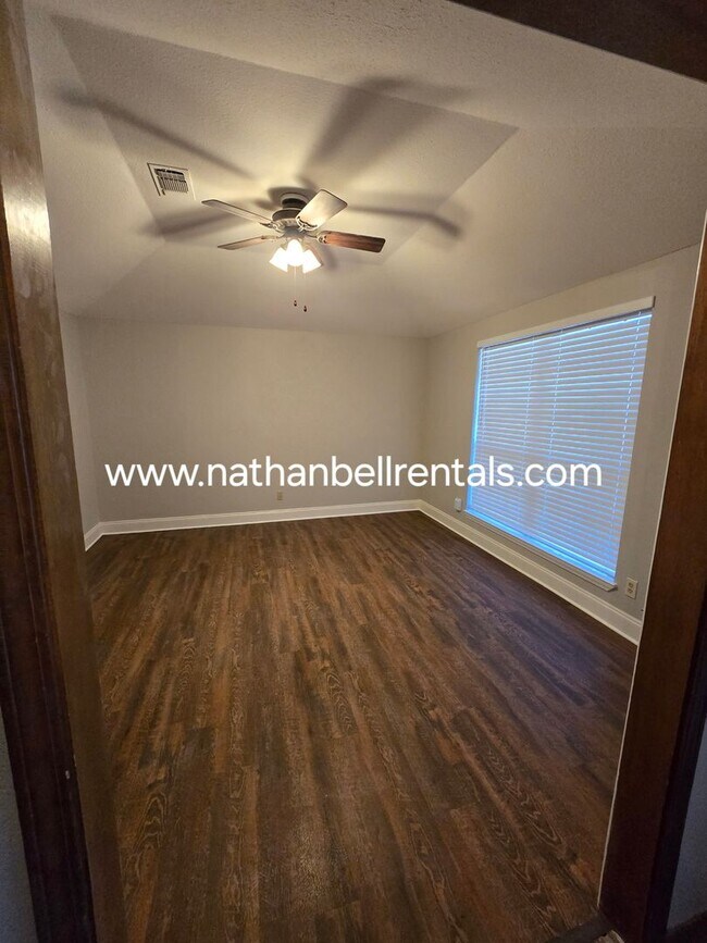 Foto del edificio - 3910 Shannon Dr