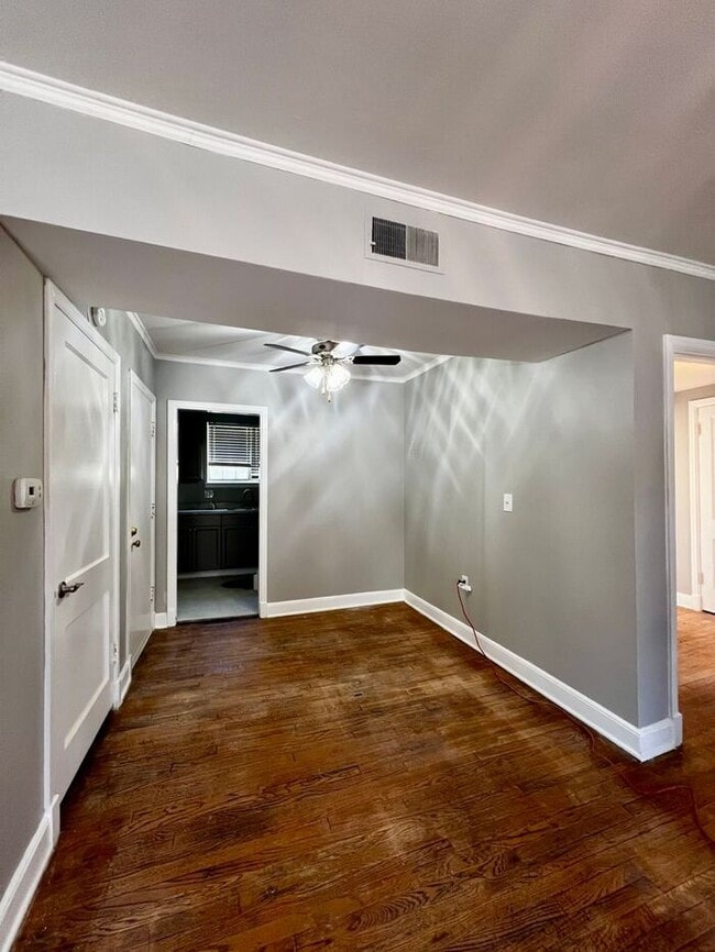 Foto del edificio - Cozy Up This Winter at Stonerose Apartments—Your Midtown Escape for Comfort, Convenience & Savings!