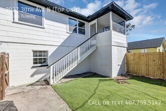 Building Photo - 2027 30th Ave N