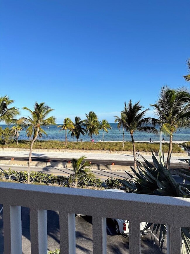 Building Photo - Oceanfront 2/1 furnished Condo