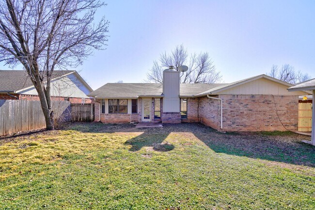 Building Photo - Edmond Rental