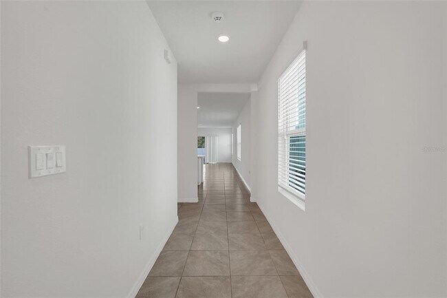 Building Photo - 3881 Brant Pl