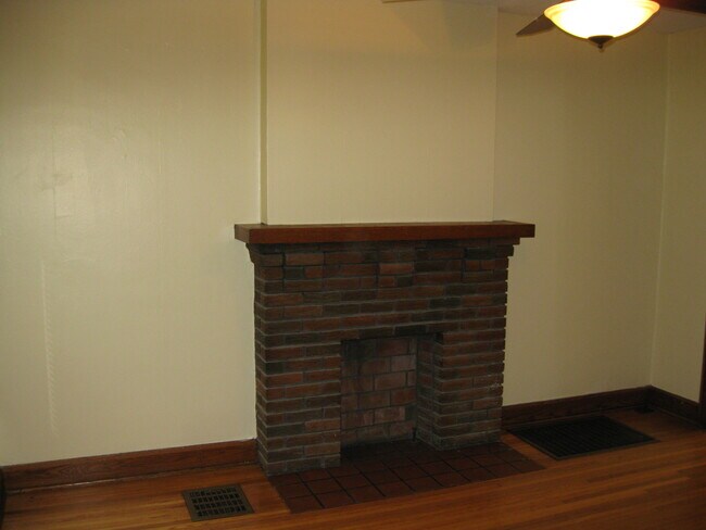Building Photo - 495 Wyandotte Ave