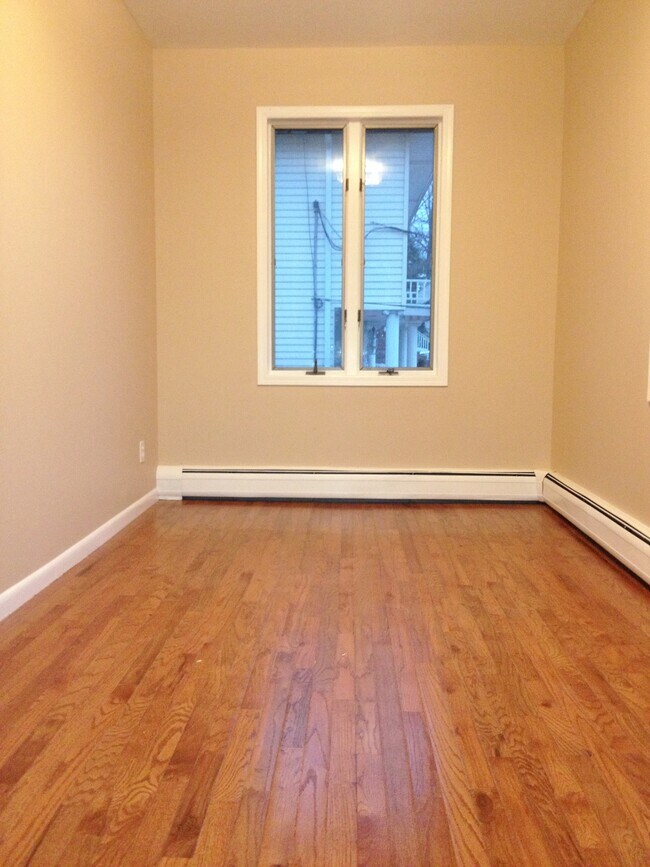 Building Photo - 31 E Harwood Ter