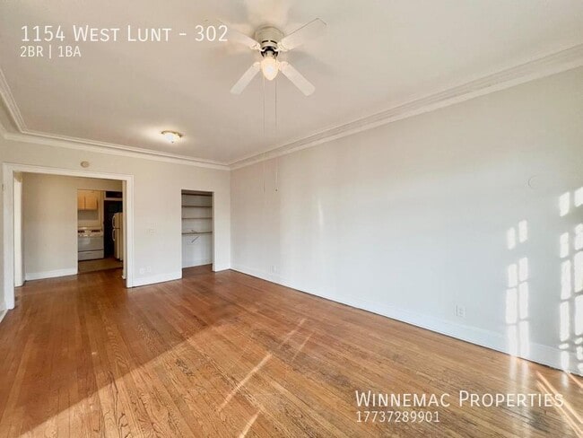 Building Photo - 1154 West Lunt-302