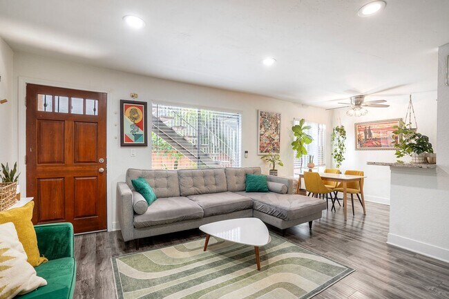 Foto del edificio - 4075 Marlborough Ave