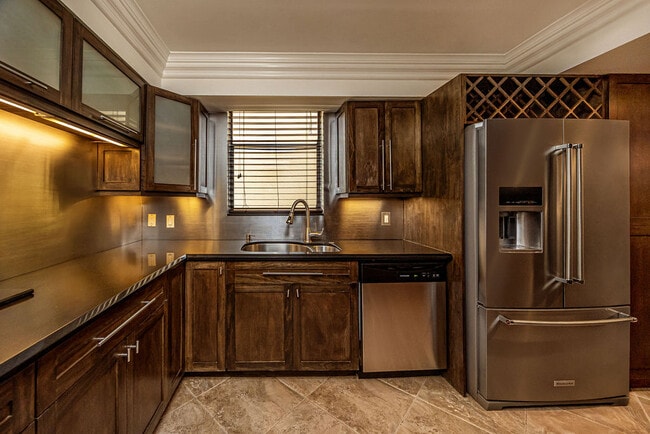 Photo - 2025 Lavers Cir Townhome