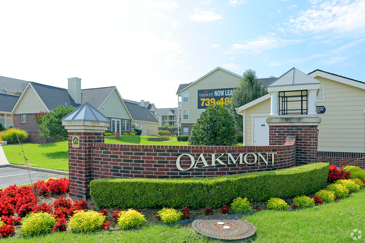 Primary Photo - Oakmont Apartment Homes