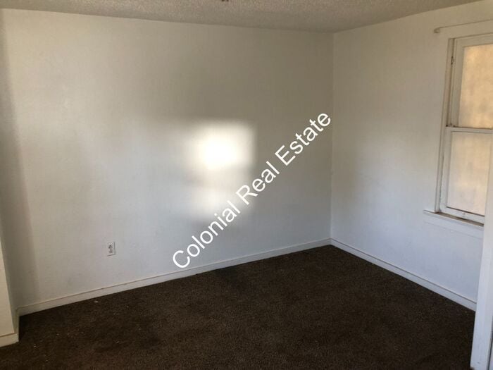 Building Photo - Cute and efficient studio style house for ...