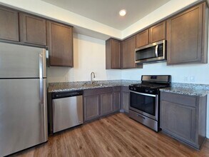 Interior Photo - Mariners Landing
