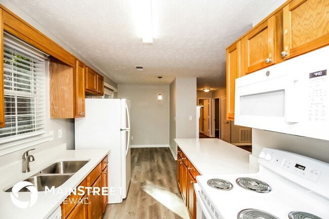 Building Photo - 42 Swan Dr