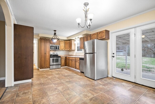 Building Photo - 3 Bedroom Pet Friendly Home For Rent!