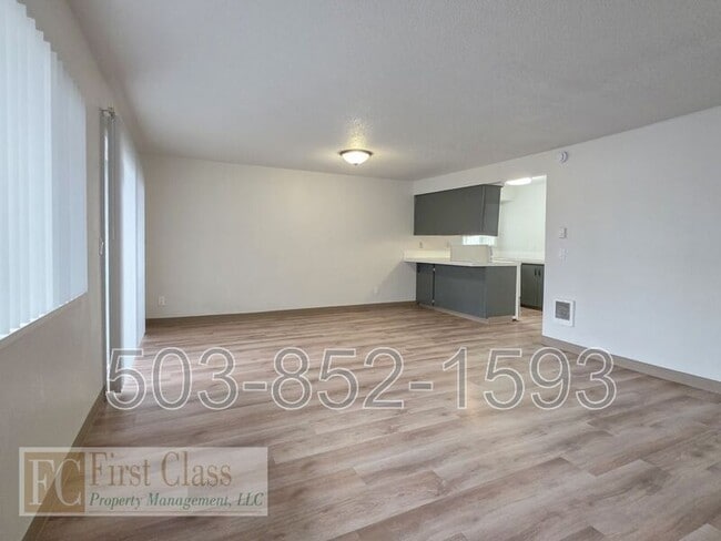 Foto del edificio - 12345 SW Hall Blvd