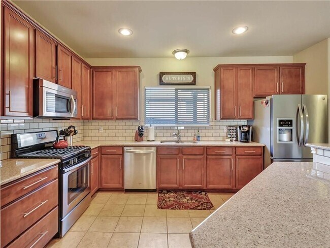 Foto del edificio - 3 Bedroom Single Family on Golf Course