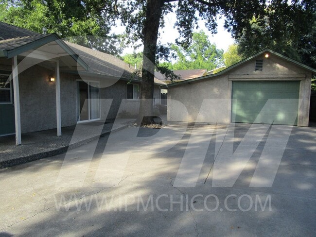 Building Photo - 143 W 3rd Ave