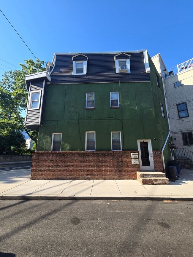 Foto del edificio - 2435 Grays Ferry Ave