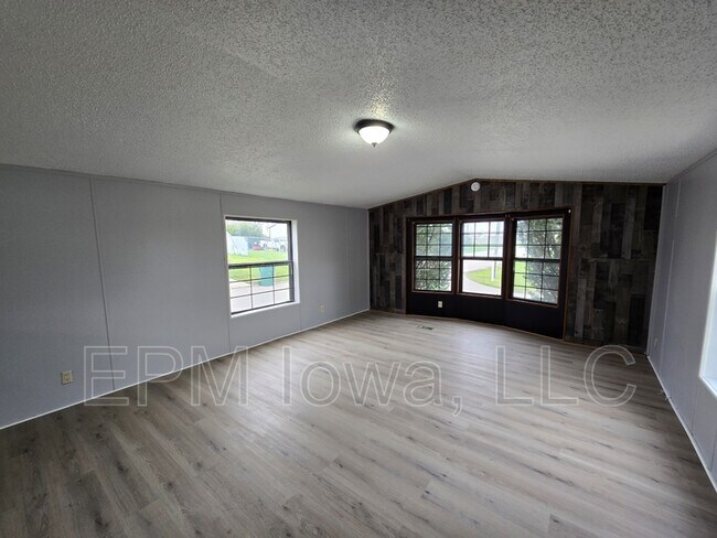 Foto del edificio - 700 W Ridgeway Ave