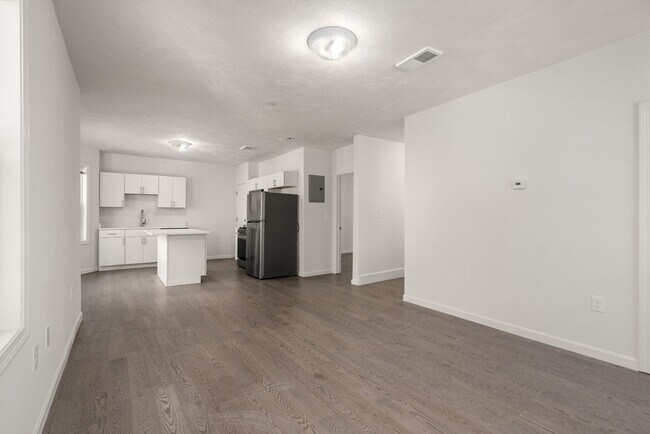 Building Photo - 599 Broadway