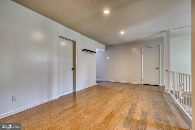 Foto del edificio - 7304 Park Village Ct