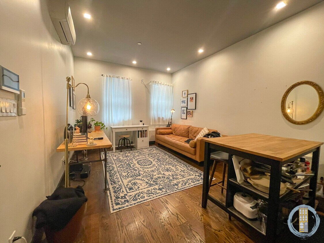 Foto principal - 237 Hawthorne St