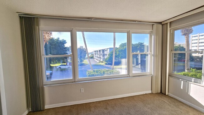 Foto del edificio - 55 Harbor View Ln