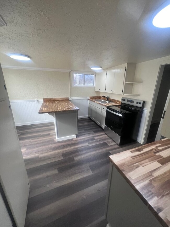 Building Photo - 1206 Gregory Way