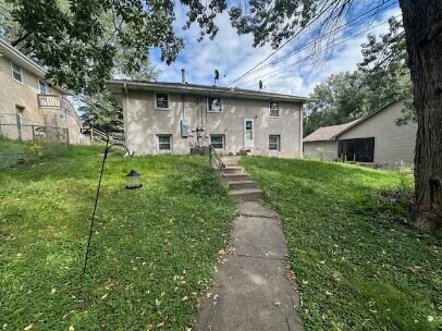 Foto del edificio - "Charming 2-Bed Hideaway in NE Minneapolis - Spacious 900 Sq. Ft. Comfort!"