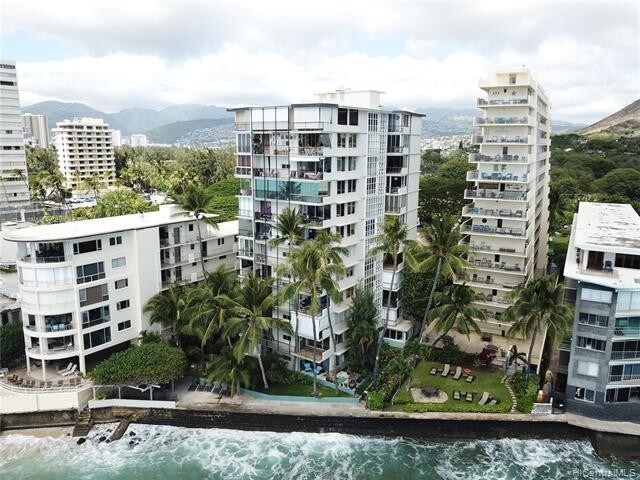 Building Photo - 2943 Kalakaua Ave