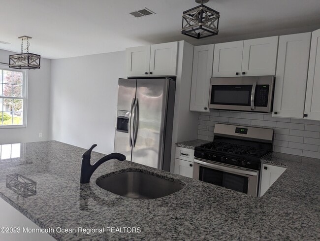 Building Photo - 1415 Waters Edge Dr