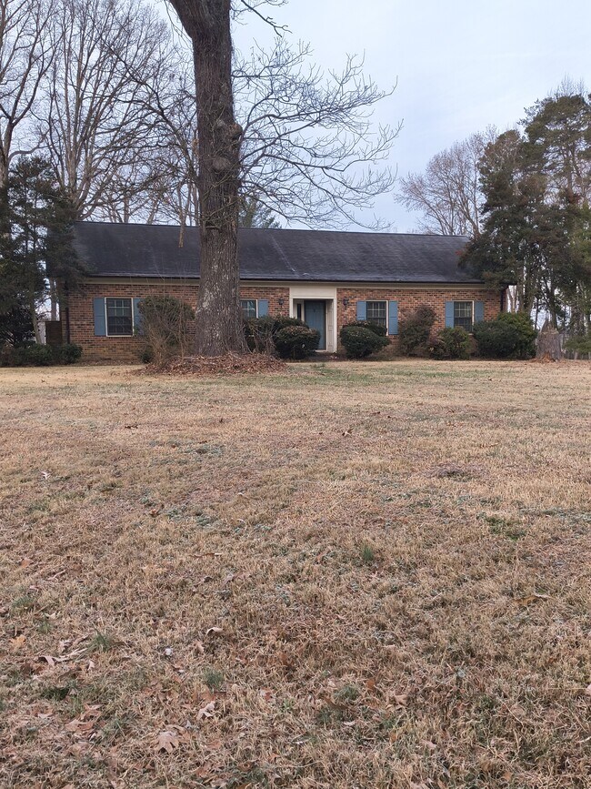 Foto del edificio - 160 Small Rd