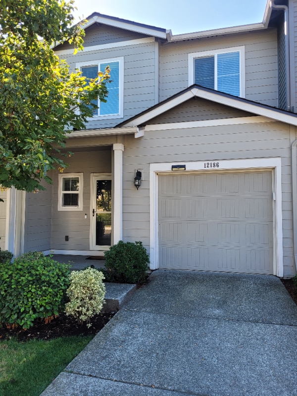 Building Photo - 12186 SW Pond Ln