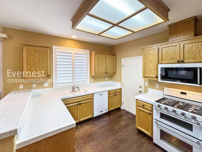 Foto del edificio - 2155 Fernbrook Common