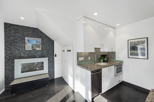 updated kitchen - 11 24th Ave