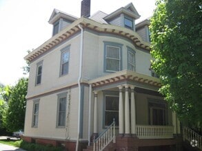 Building Photo - 705 E Walnut St