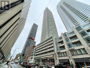 Building Photo - 2221 Yonge St
