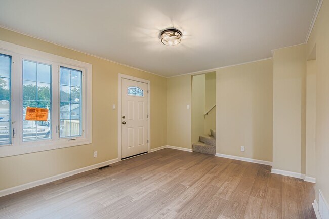 Building Photo - 14827 Kenneth Ave