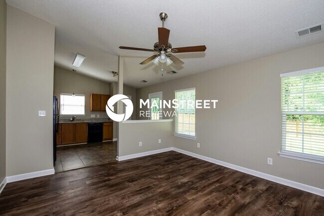Foto del edificio - 3 Bedroom Pet-Friendly Home in Charlotte, ...