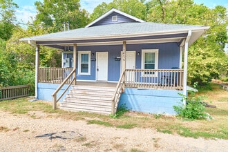 Building Photo - 1406 W Club Blvd Building Photo - 1406 W Club Blvd