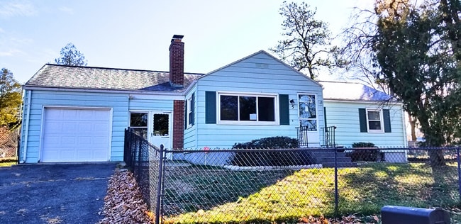 4-Bedroom Ranch Next To Western New Englan... - 4-Bedroom Ranch Next To Western New Englan... House