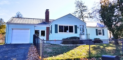 Building Photo - 5 Fredette St