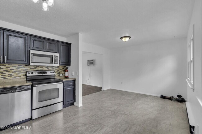 Foto del edificio - 102 Buckhorn Lake Ct