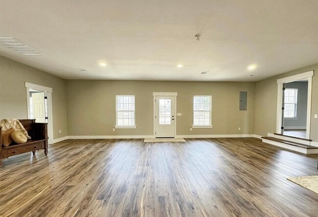 Building Photo - 17022 S 579 Rd