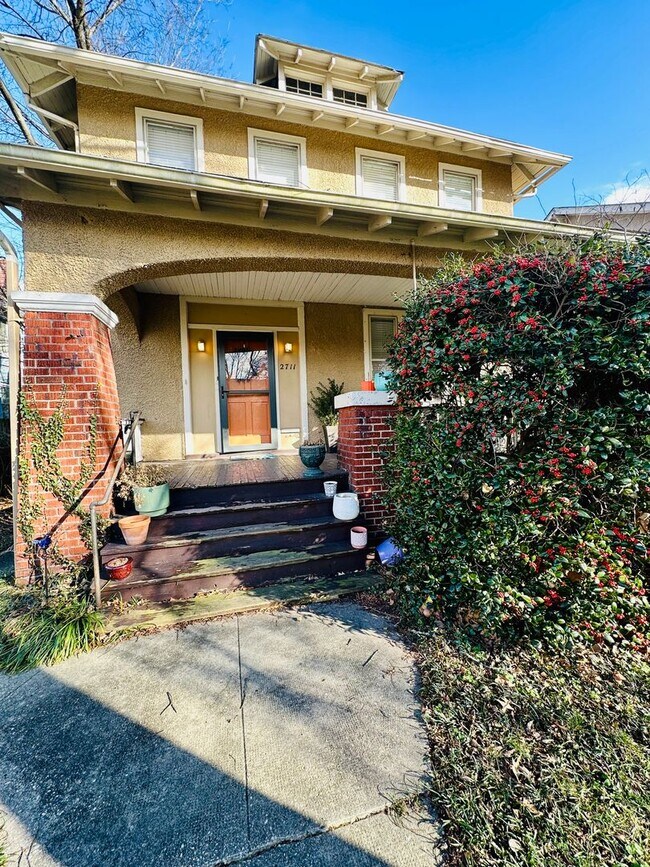 Foto del edificio - Gorgeous 4bdrm/1bth Home Located on Seminary Avenue in Richmond's North Side!!