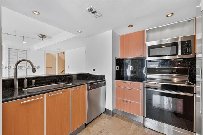 Building Photo - 6800 SW 45th Ln