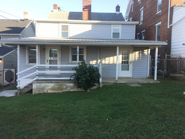 Building Photo - 19 E Lancaster St