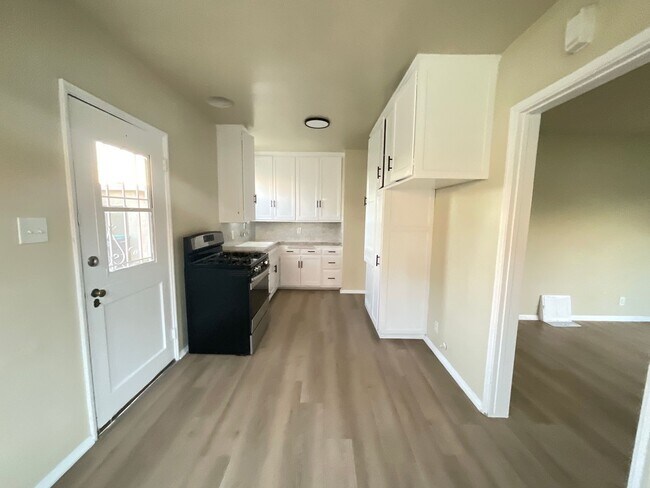 Foto del edificio - gardengrove11632-36